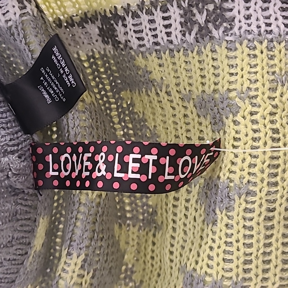 Sweater - Picture 2 of 6